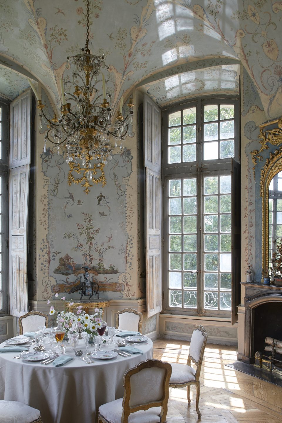 Tour a French Château Still Inhabited by a Family of Royal Descent