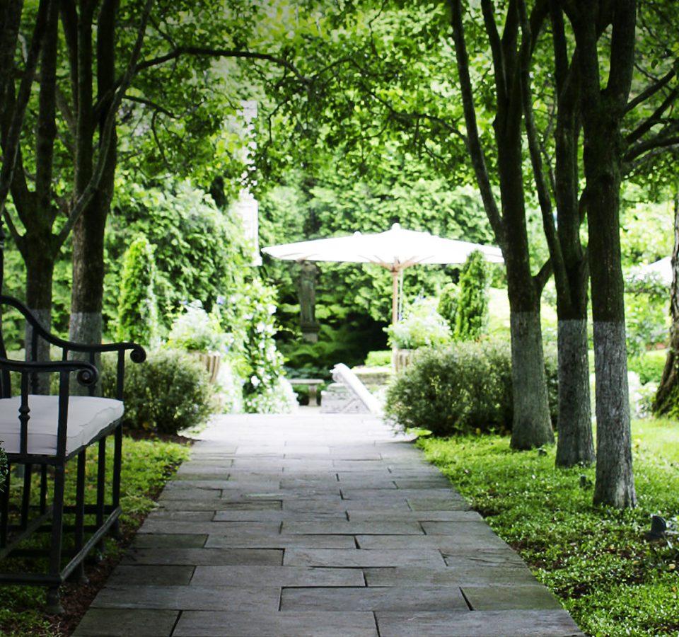 The Inspiring Garden of Decorator Charlotte Moss