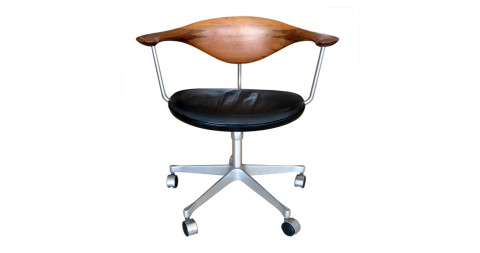 Hans Wegner Swivel chair, 1960s, offered by Emmerson Troop Inc. 