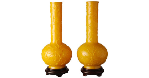 Pair of Chinese yellow glass bottles, ca. 1661