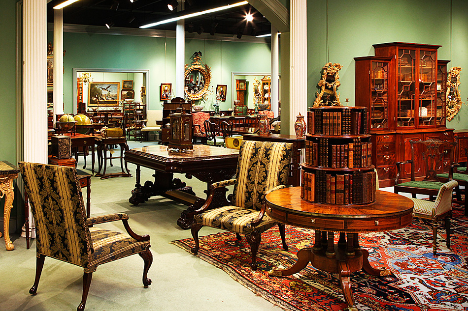 At Hyde Park Antiques, a Love of Design Runs In the Family