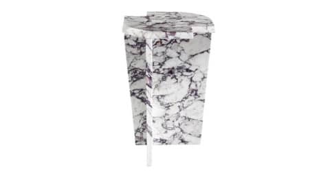 Marble coffee table, new, offered by the Craftcode