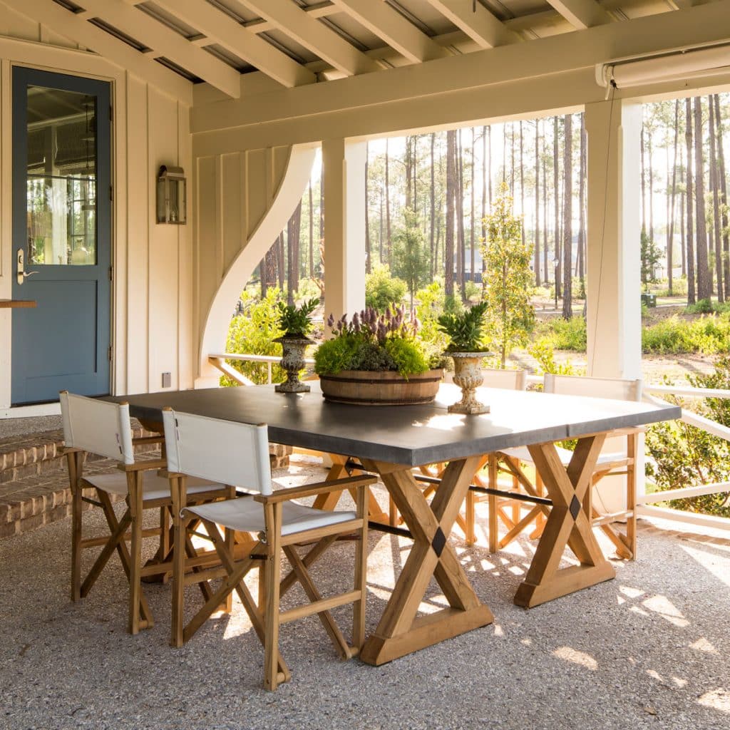 Outdoor dining space by Pursley Dixon