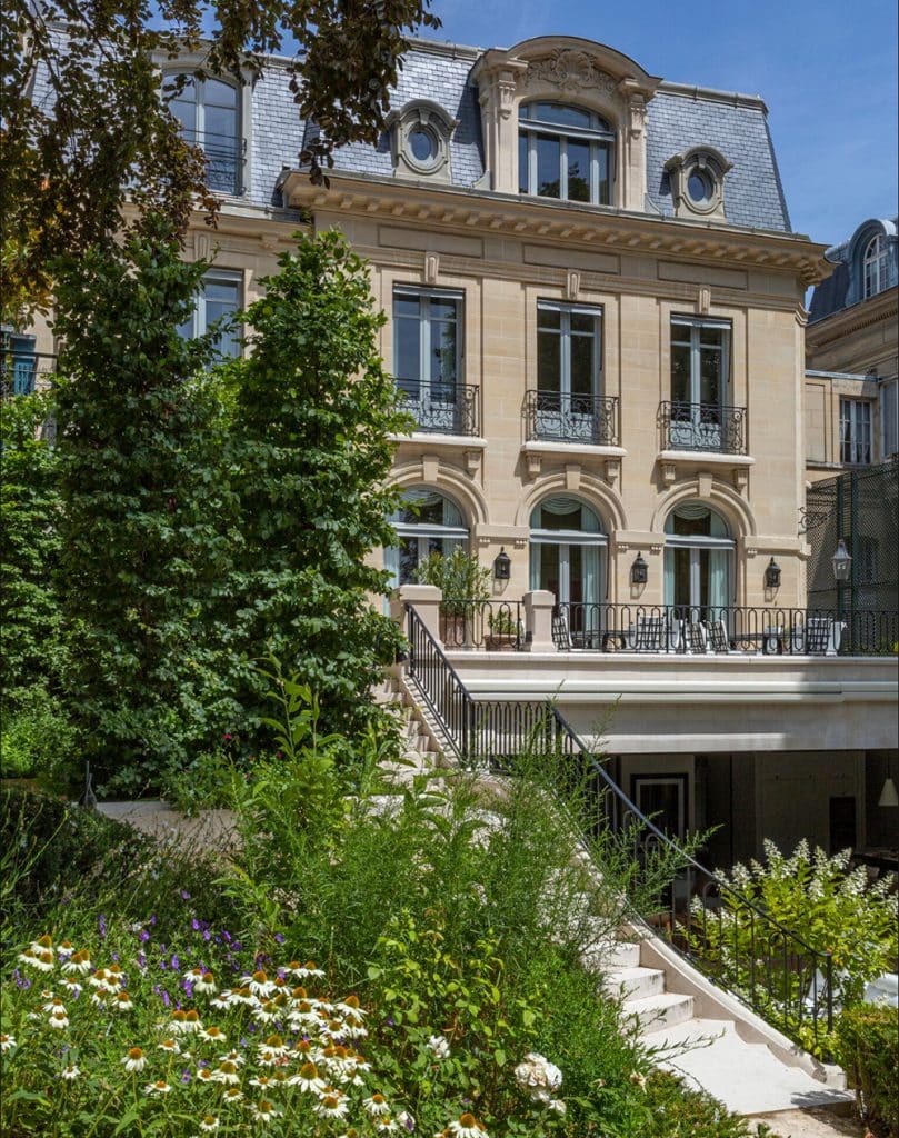 Bryan O’Sullivan Has Revived a Paris Mansion’s Old Majesty - 1stDibs ...