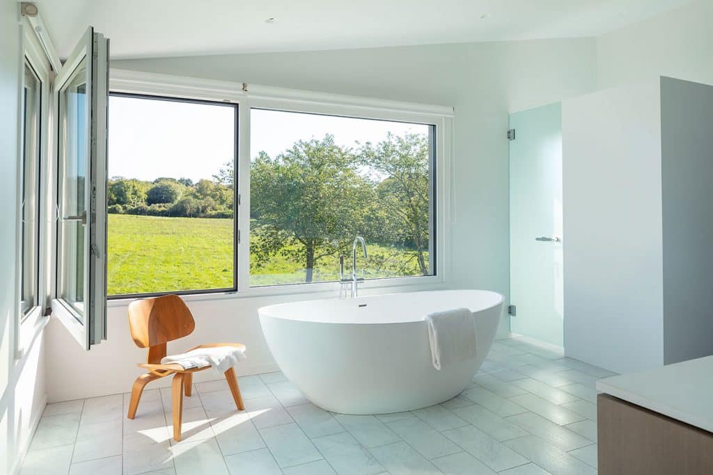 Jim Estes Peter Twombly Estes Twombly architects Narragansett Bay Rhode Island house master bathroom