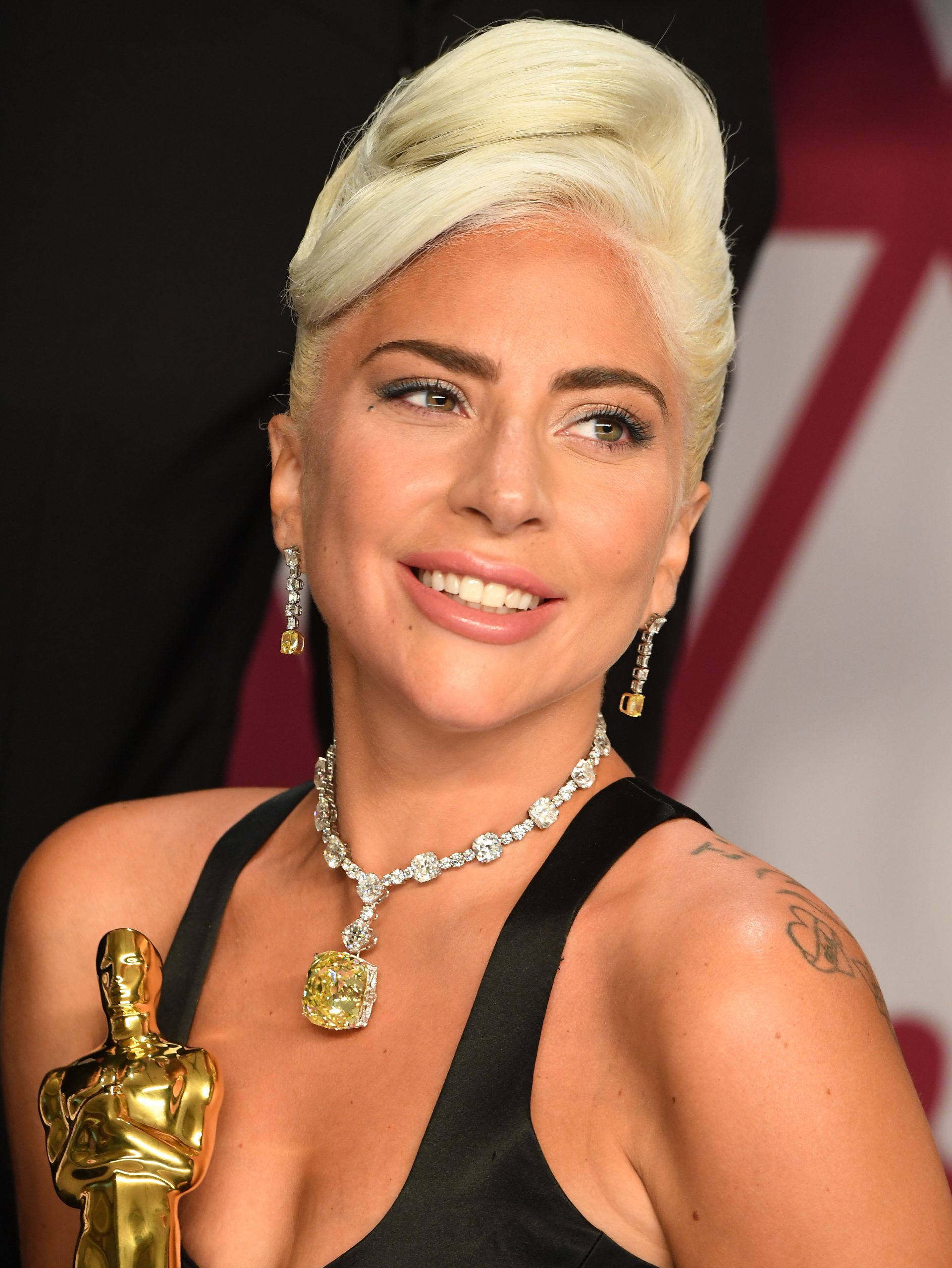 Lady Gaga at the 2019 Academy Awards wearing the Tiffany Diamond necklace