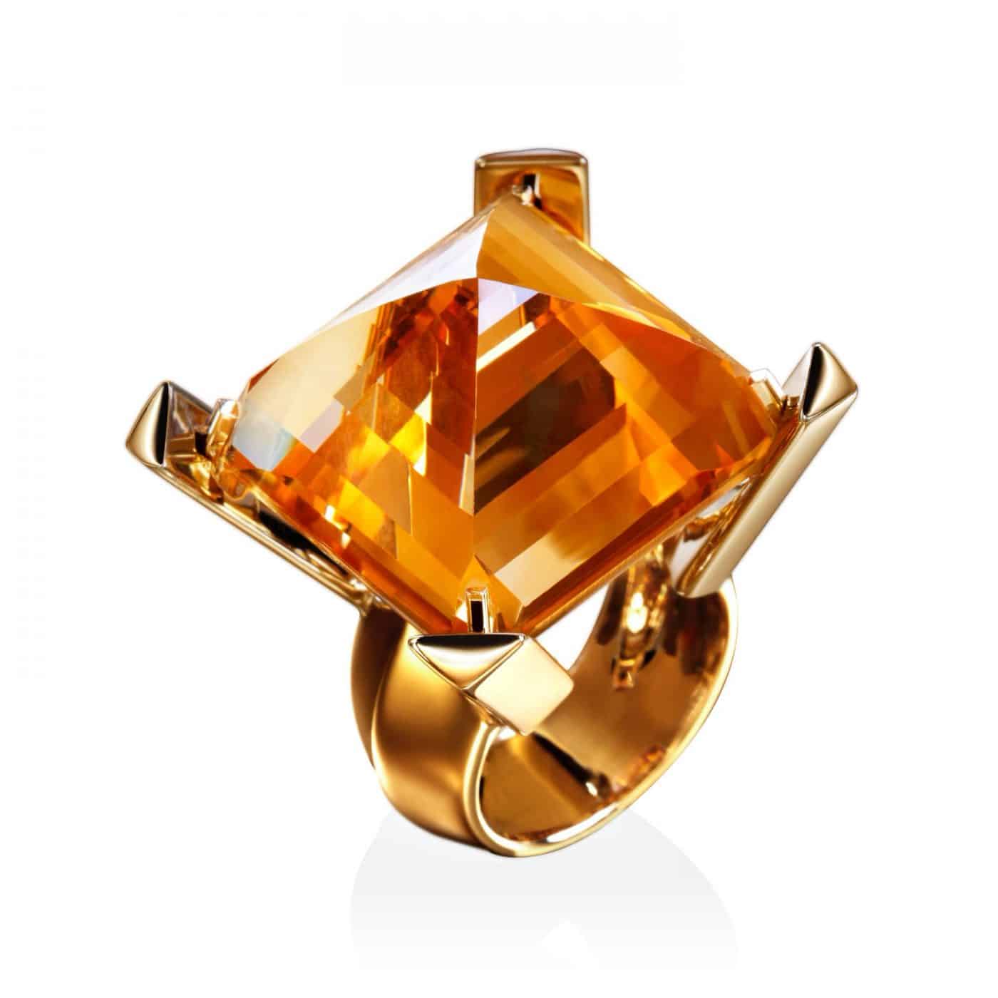 43 Carat Citrine, Cognac Diamond and 18K Gold Geometric Pyramid Ring by Édéenne