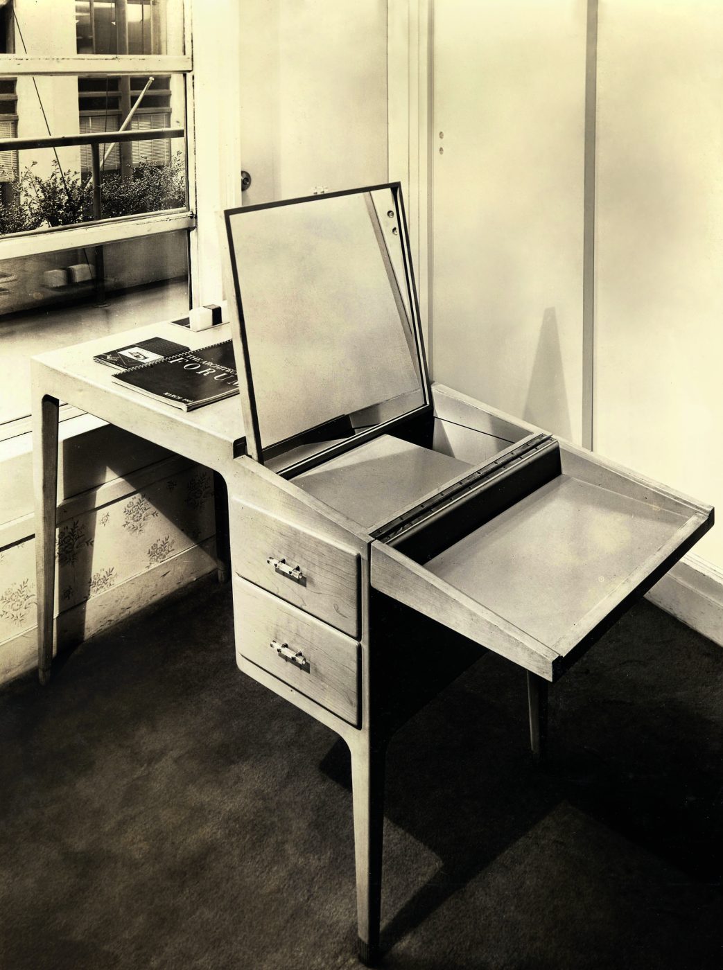 Small desk designed by Risom