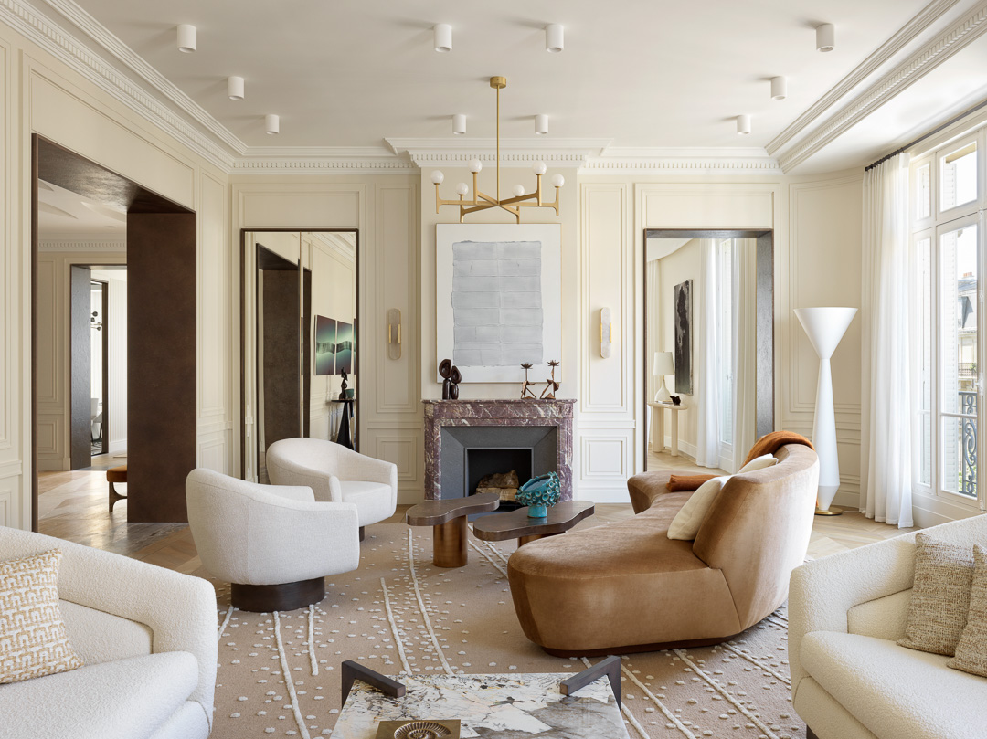 Main sitting room in Paris designed by Damien Langlois-Meurinne