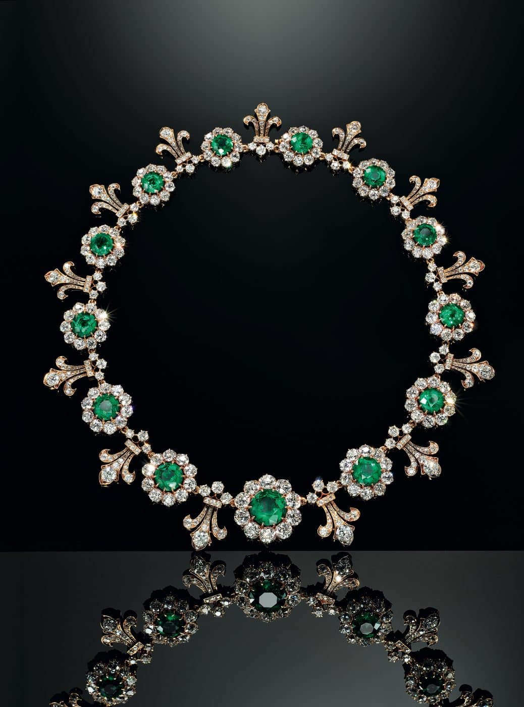 Tiffany & Co. necklace composed of gold, platinum, diamonds and emeralds