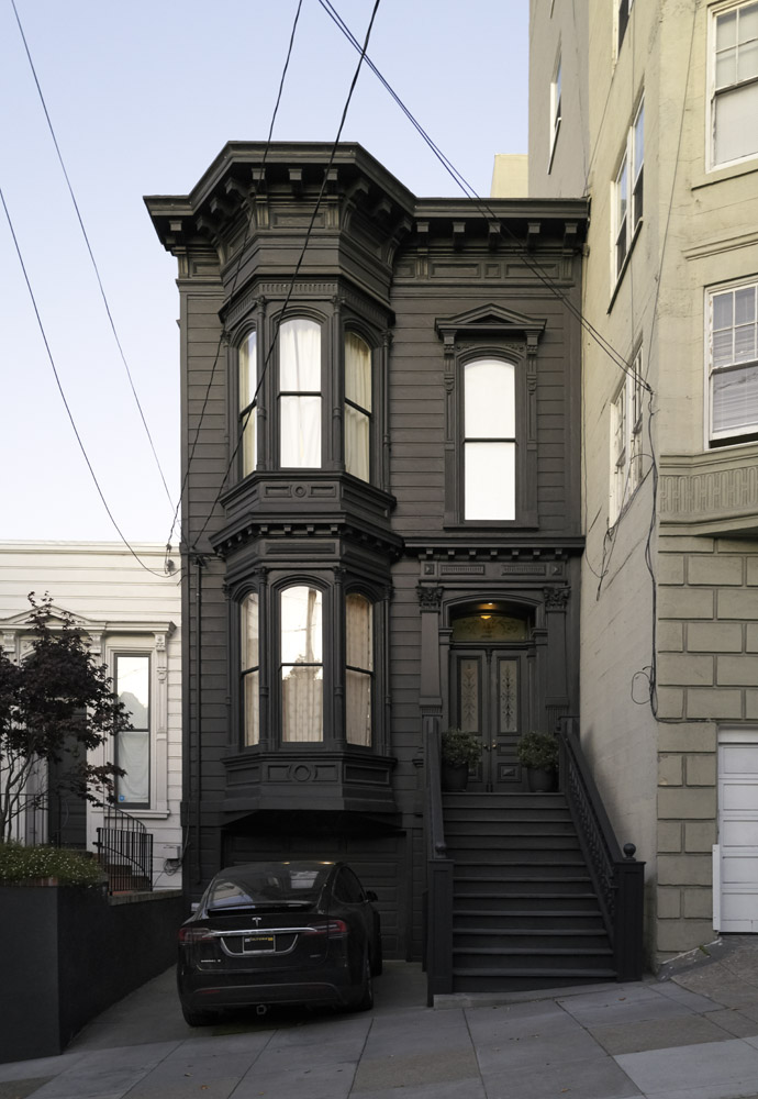 The all-black exterior of Nicole Hollis's 1870s San Francisco townhouse