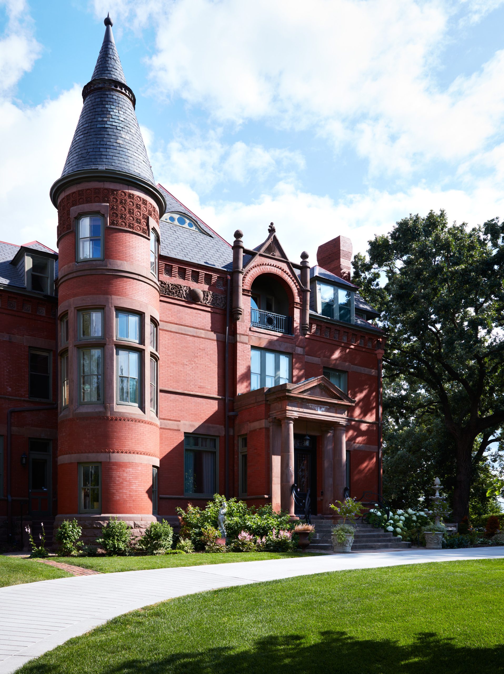 Midwest Designer Anne McDonald Reinvigorates Historic Homes for the ...