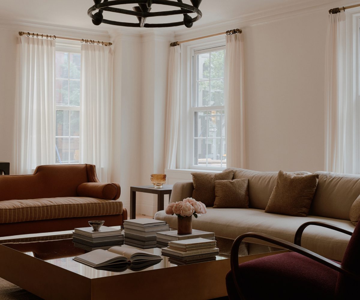 Living room of maisonette on Park Avenue Manhattan Upper East Side decorated by Beaudry Collier Designs