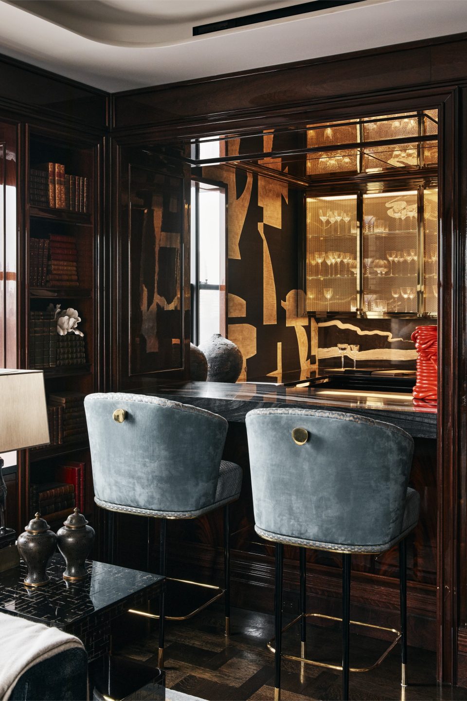 A Glamorous New York Pied-à-Terre by Pembrooke & Ives Abounds with Art and Antiques