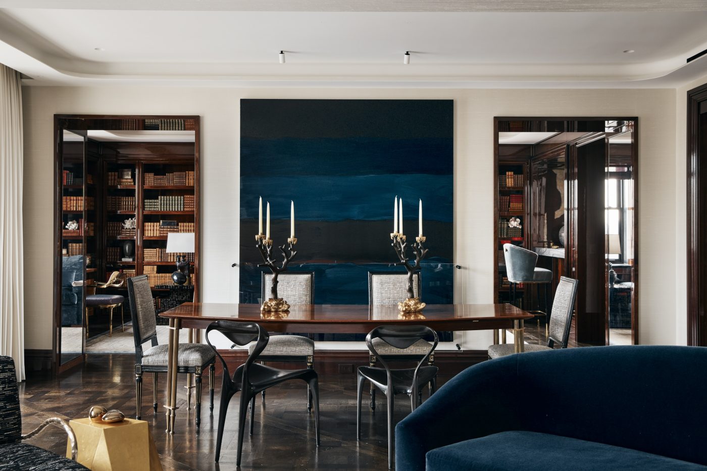 Dining room of Manhattan pied-a-terre designed by Pembrooke & Ives designers Andrew Sheinman and Stephanie Sarkies-Schabot 