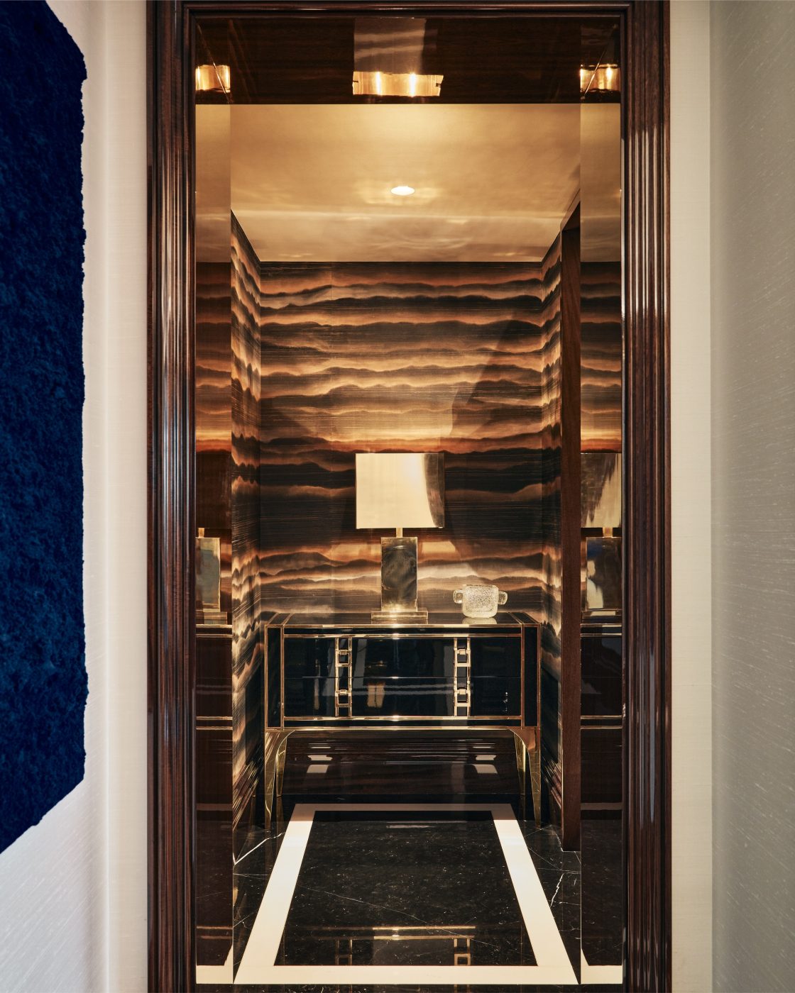Entry niche of Manhattan pied-a-terre designed by Pembrooke & Ives designers Andrew Sheinman and Stephanie Sarkies-Schabot 