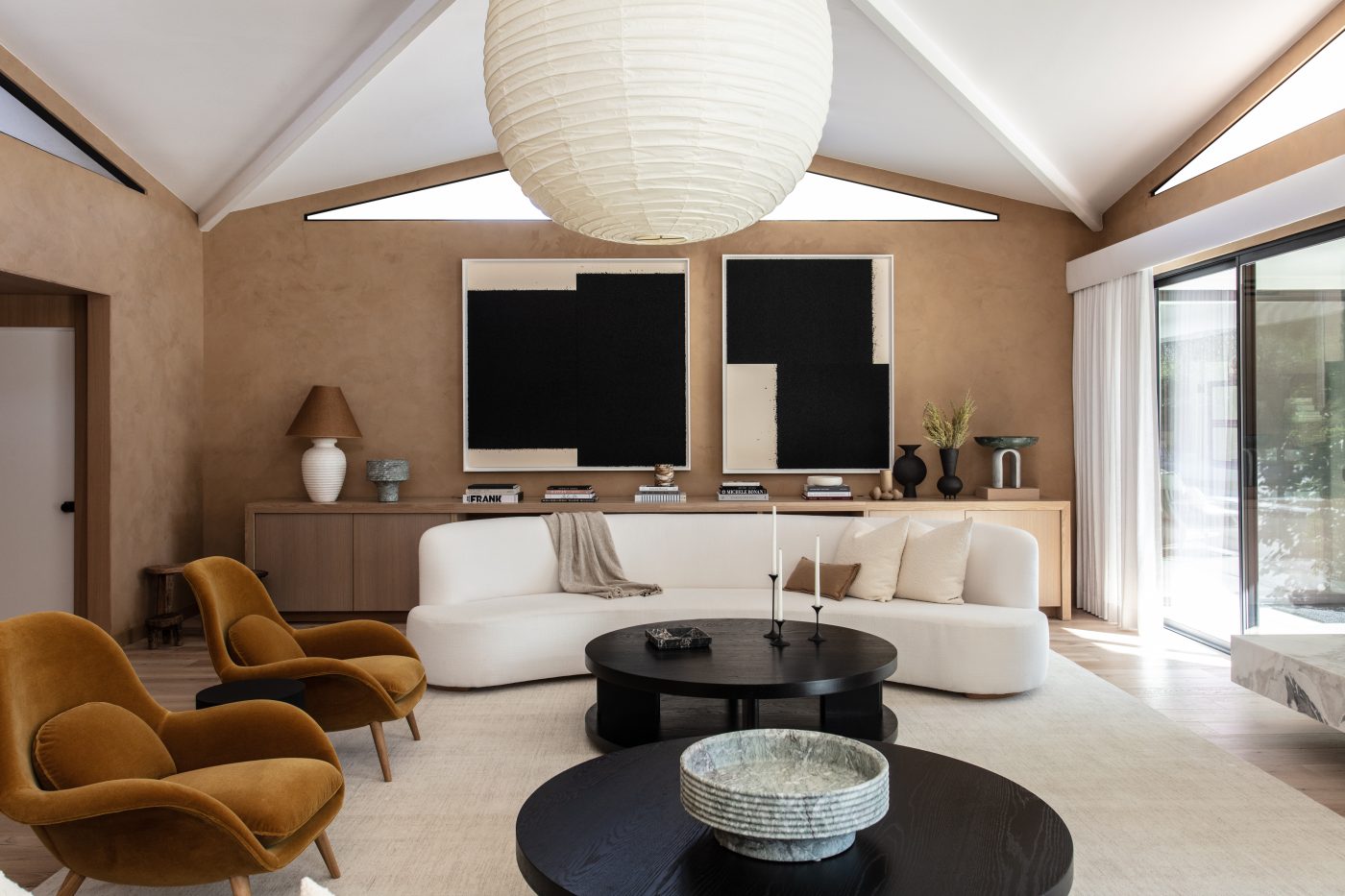 Living room of Palm Springs modernist house with interior design by Nina Freudenberg