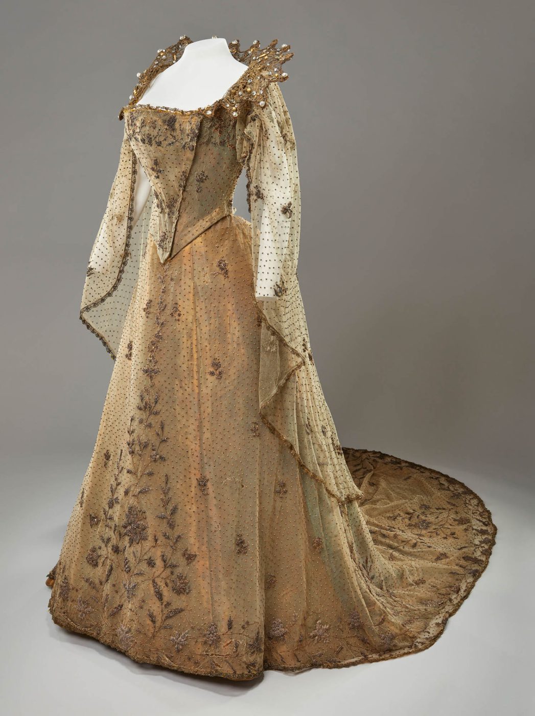 Queen Alexandra's coronation dress