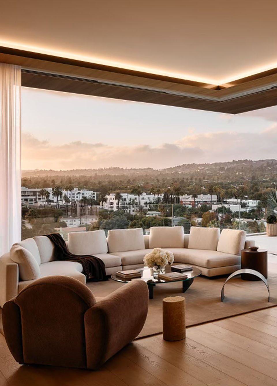 JSN Studio’s Adair Curtis Channels Tom Ford and John Lautner for an L.A. Penthouse