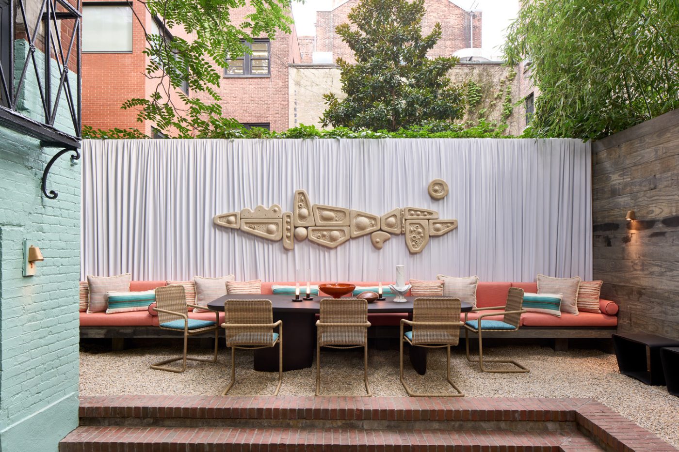 Jamie Drake art-filled garden in the Kips Bay Decorator Show House New York 2025 sitting area