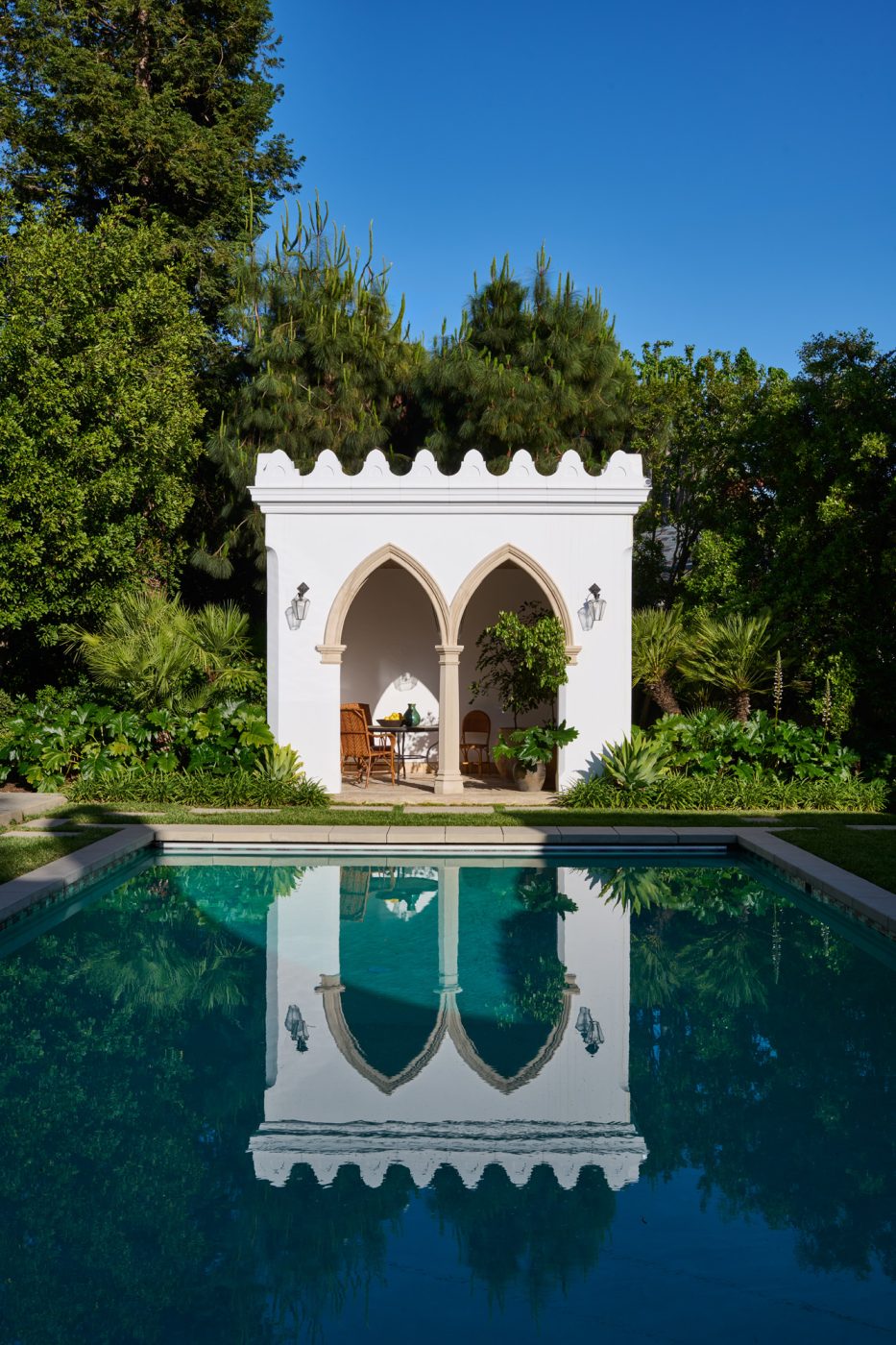 Pool pavilion of a California Spanish Revival house by Ohara Davies-Gaetano and Michael G. Imber