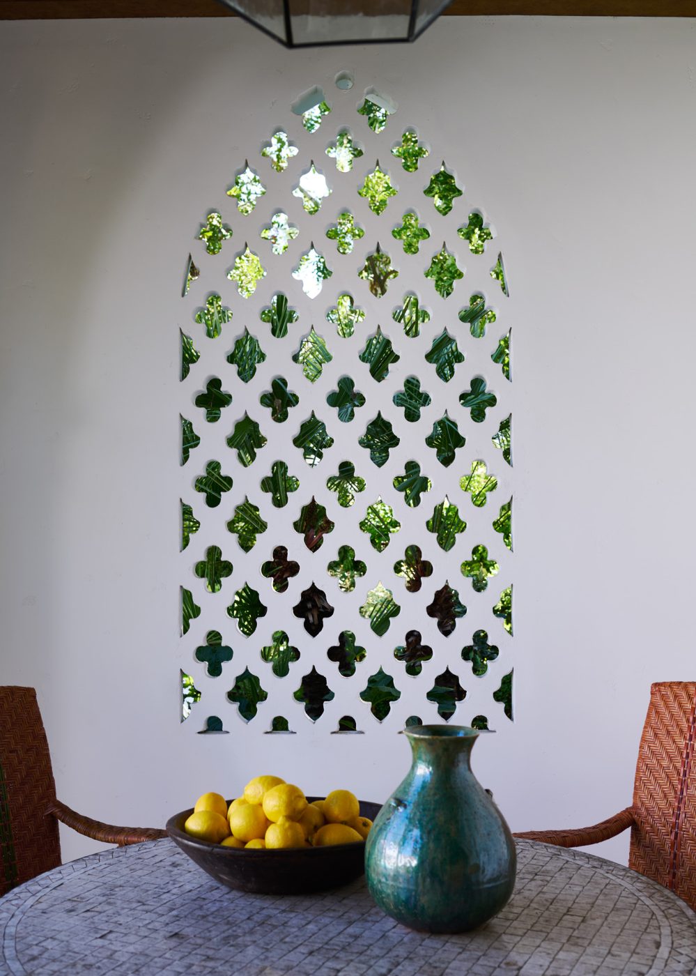 Pool pavilion of a California Spanish Revival house by Ohara Davies-Gaetano and Michael G. Imber