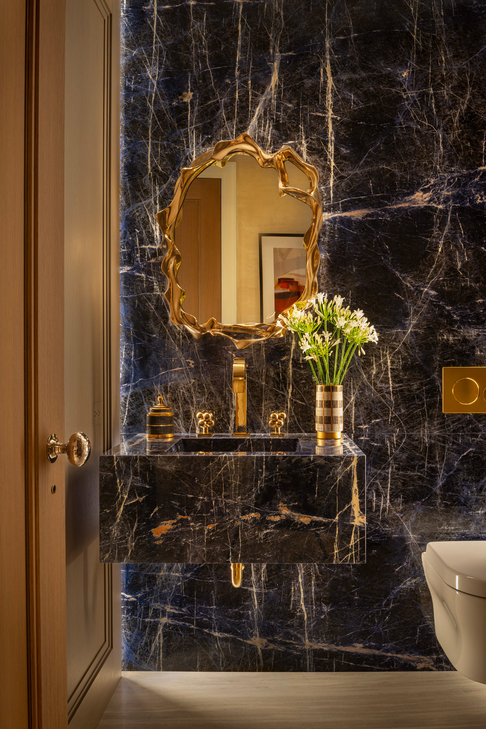 Katie Lydon powder room
